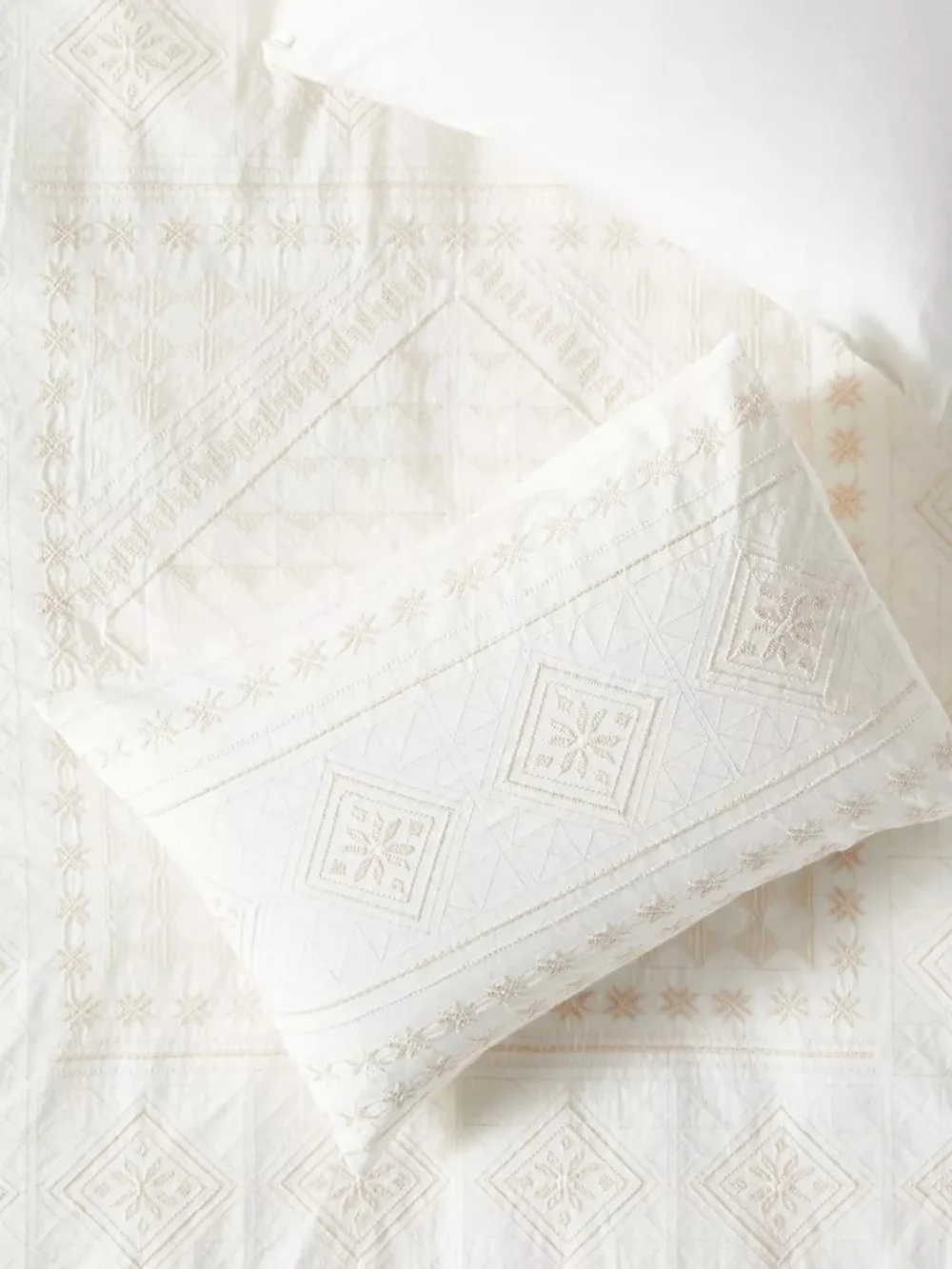 Anthropologie Queen White Embroidered Daisia Duvet Cover & 2 Standard Shams Set